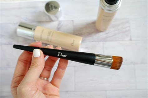 best brush to apply dior airflash foundation|full Dior foundation guide.